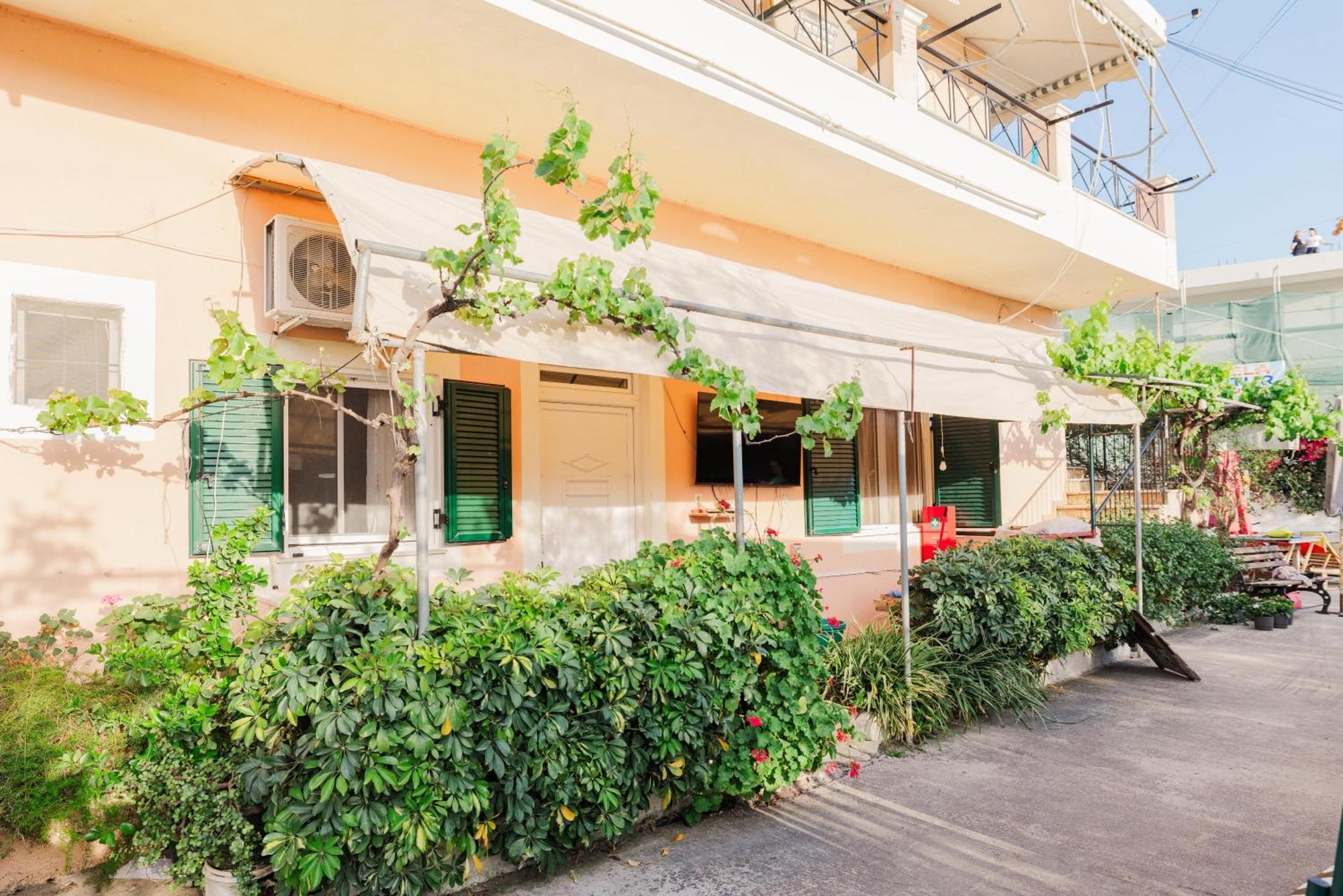 Oasis Hostel Himarë Exterior foto